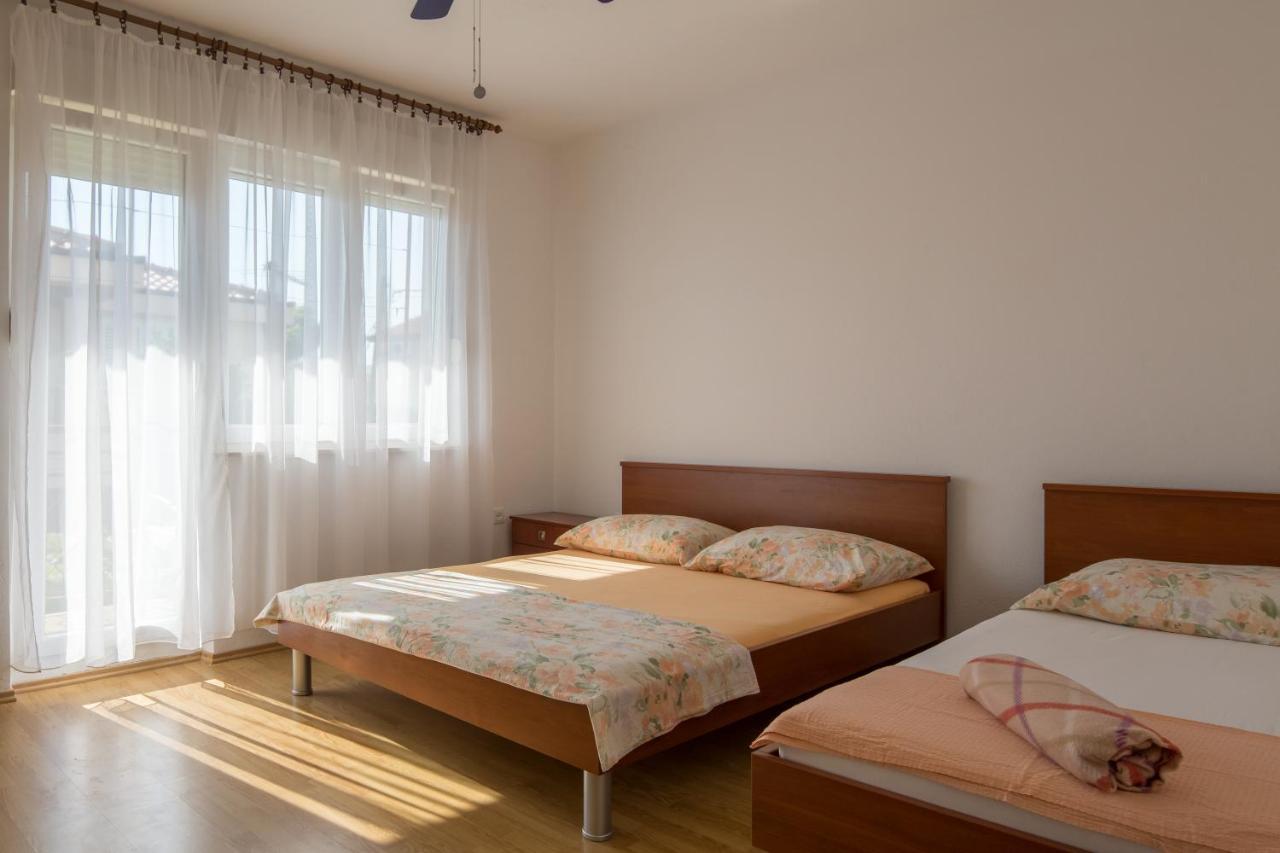 Apartment Pepica Трогир Екстериор снимка
